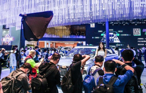 广州车展引众人围观，探秘哈弗神兽的硬核黑科技魅力