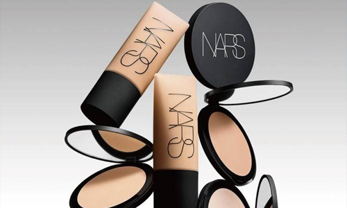 根源控油 绒雾柔焦：NARS「黑科技」底妆<b class=