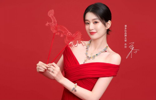 乔欣佩戴，Pandora潘多拉珠宝推出Moments系列全新龙年春节及情人节<b class=