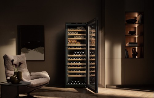 Liebherr利普赫尔推出Vinidor Selection系列WPgbh 7473酒柜,感恩献礼温情时刻